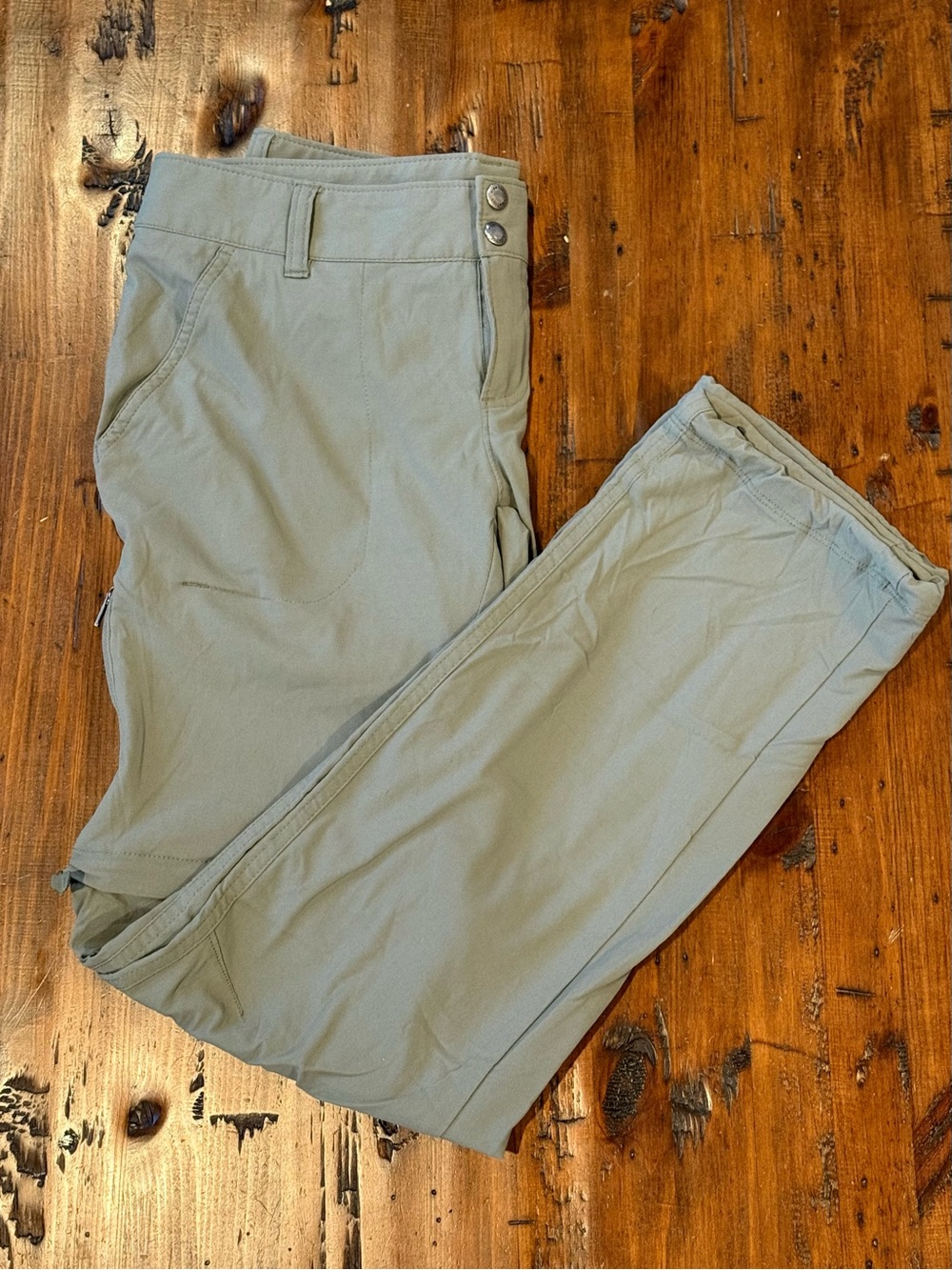 Columbia Lightweight Outdoor Trousers in Sage Green